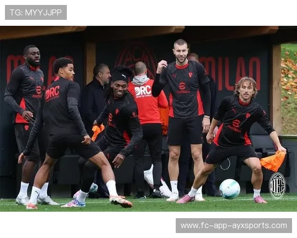 AC米兰内切突突突，莱奥劲射直挂死角